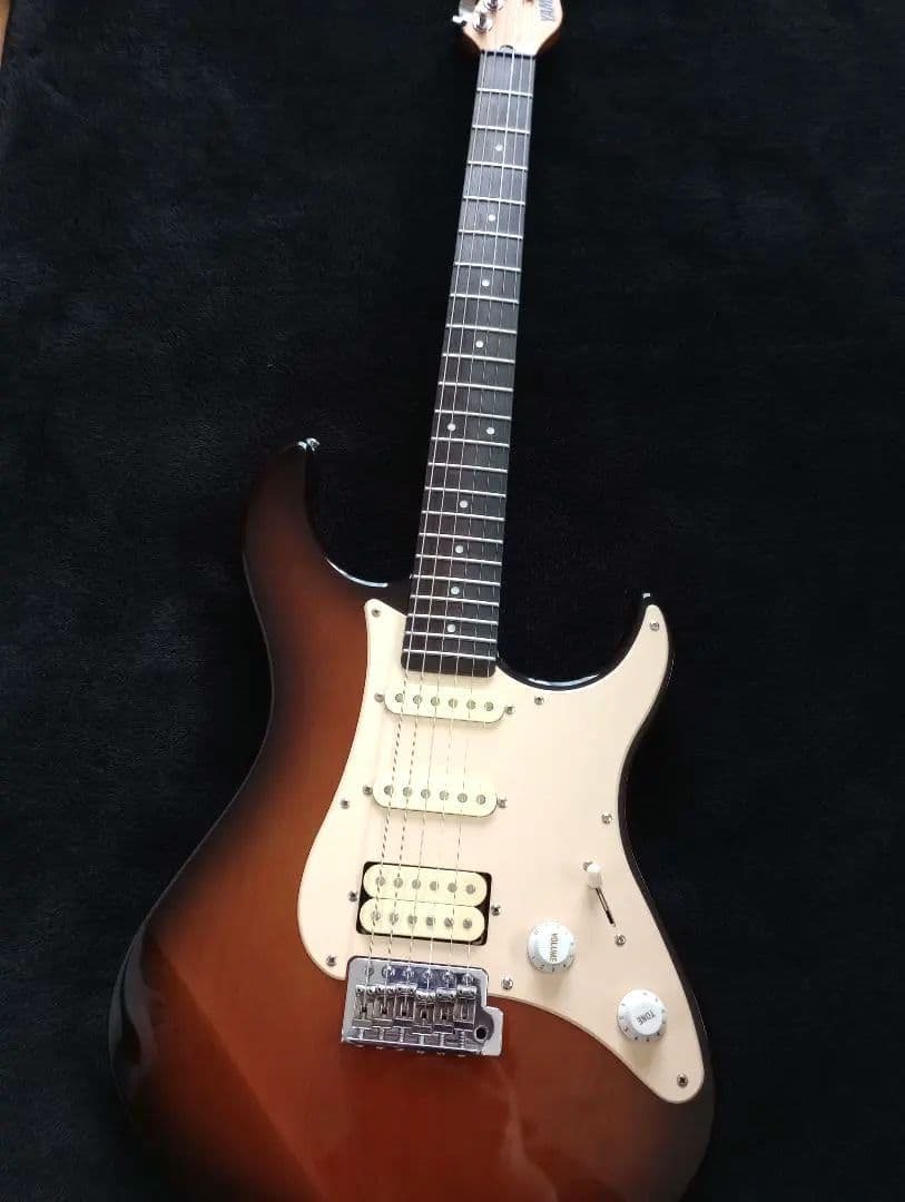 YAMAHA ヤマハ エレキギター YGS 112T サンバースト