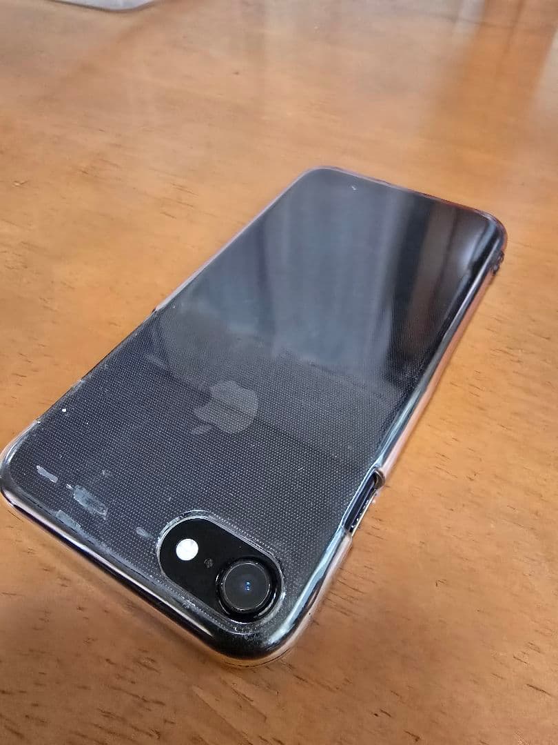 iPhone 7 128GB ブラック ドコモSIMロックあり 初期化済・箱付き