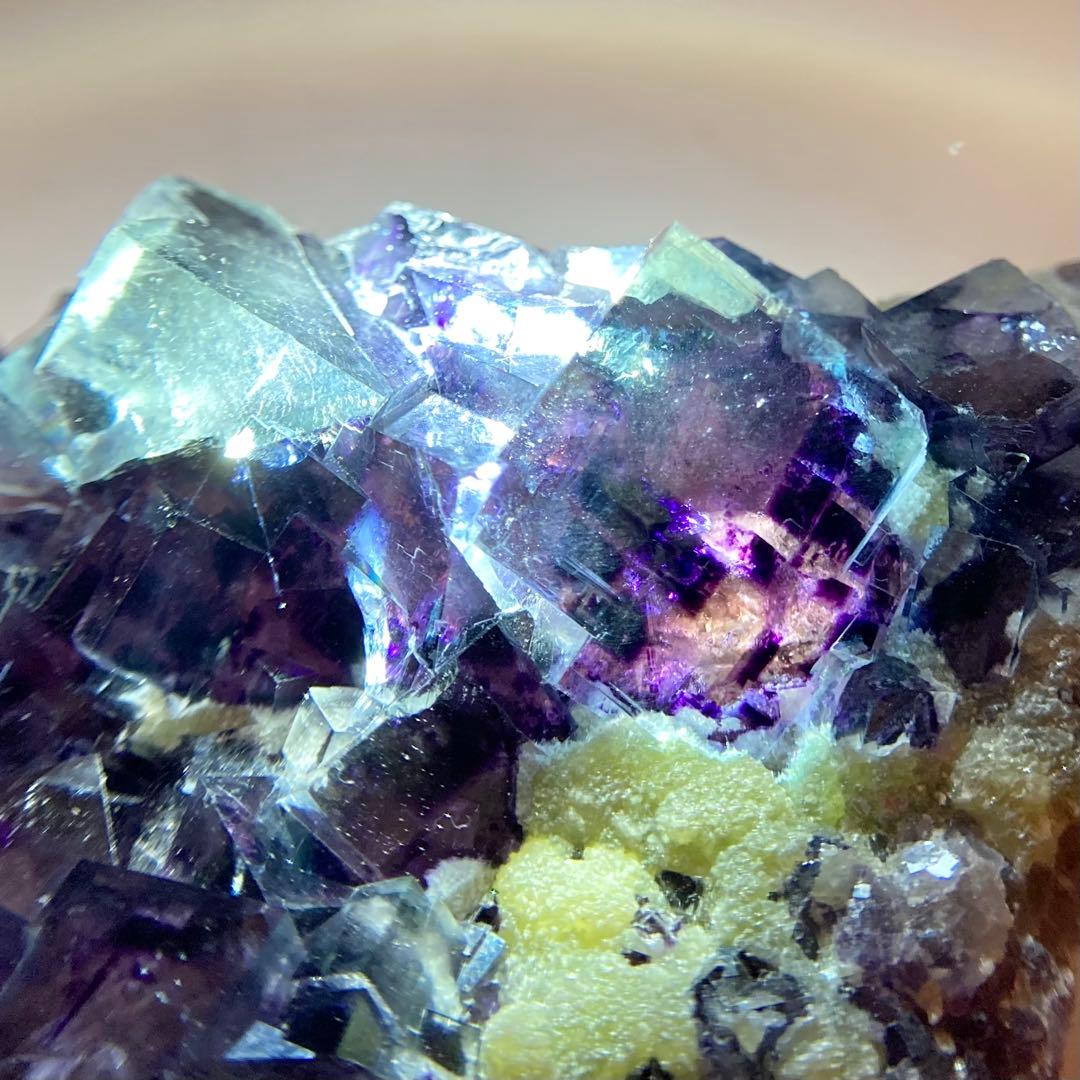 蛍石 ゾーニング パープル フローライト 母岩付き 原石 鉱物 鉱石 天然石