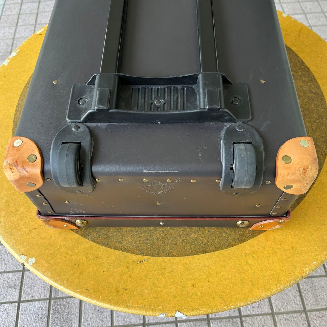 グローブトロッターのサファリキャリーバッグ