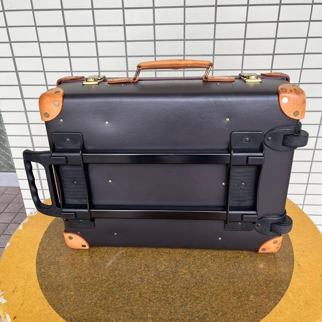 グローブトロッターのサファリキャリーバッグ