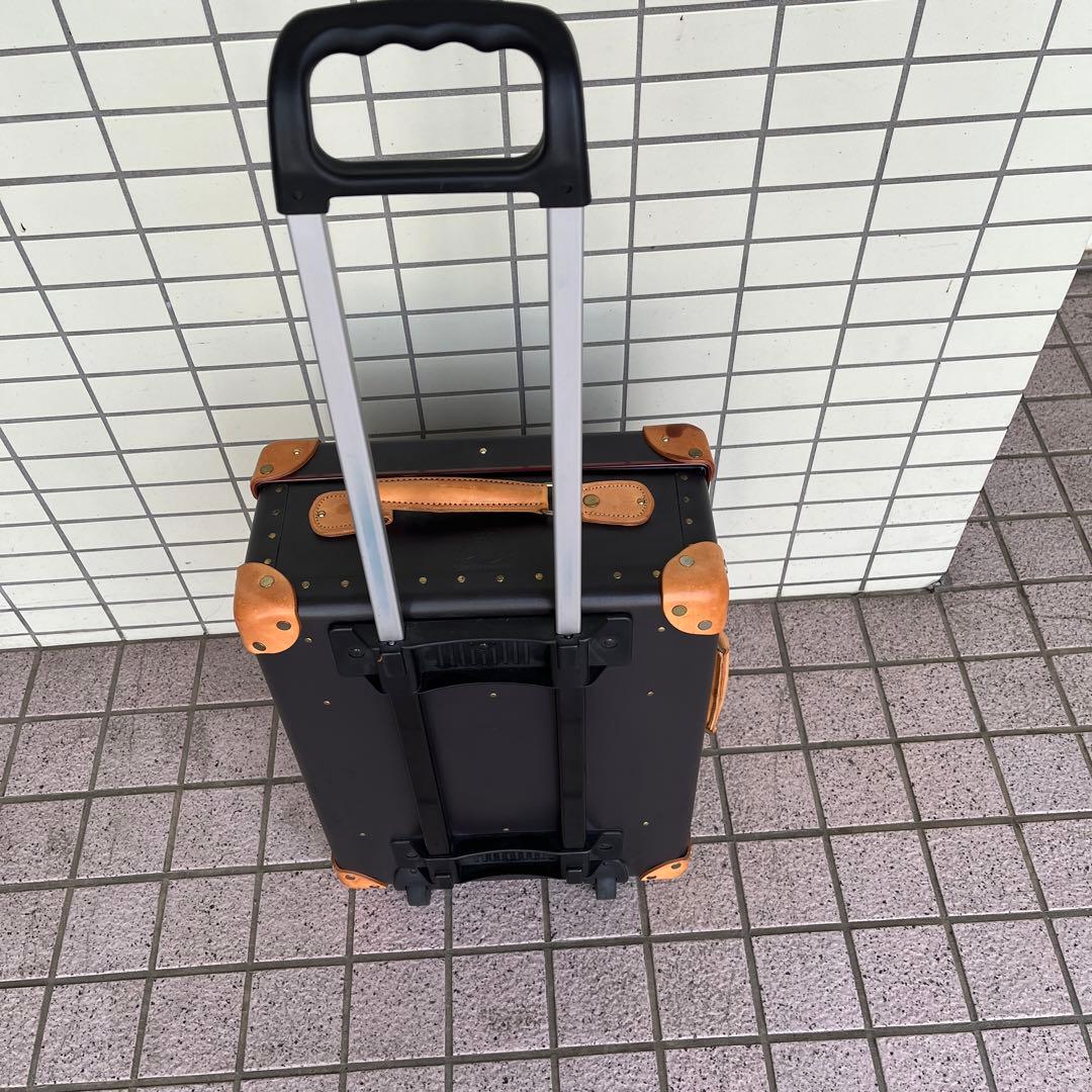 グローブトロッターのサファリキャリーバッグ