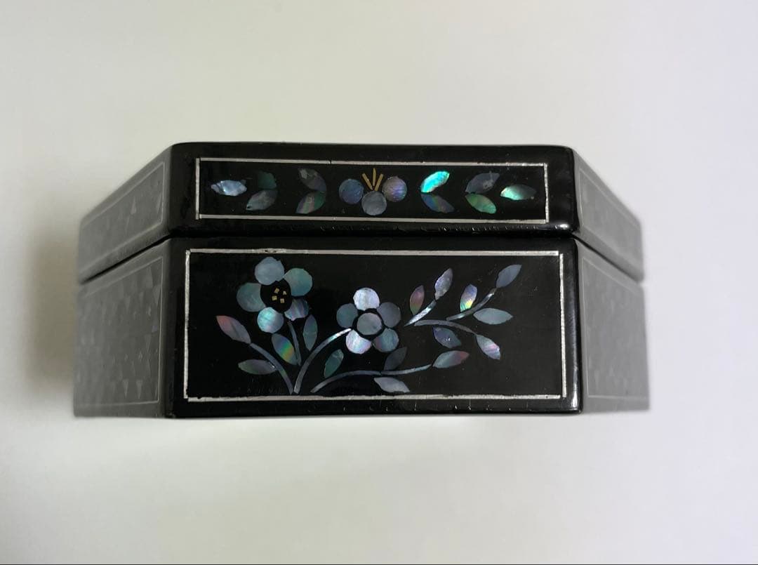 螺鈿細工 小物入れ　美術品　アンティーク　工芸品　螺鈿