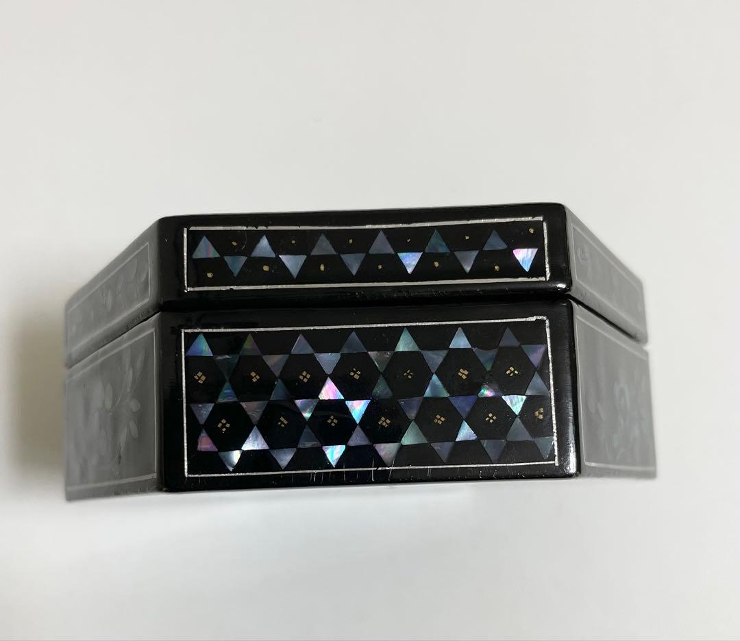 螺鈿細工 小物入れ　美術品　アンティーク　工芸品　螺鈿
