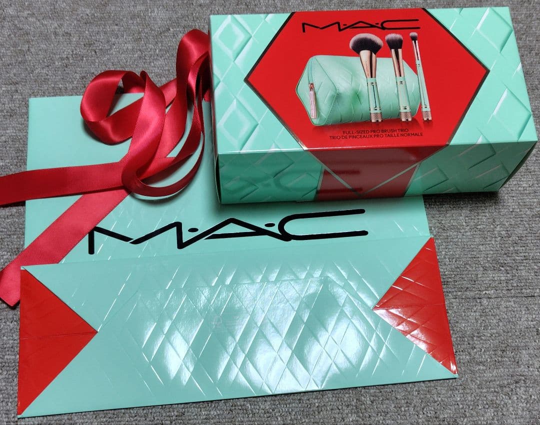 MAC オブ オール トレード ブラシ キット 2025ホリデー