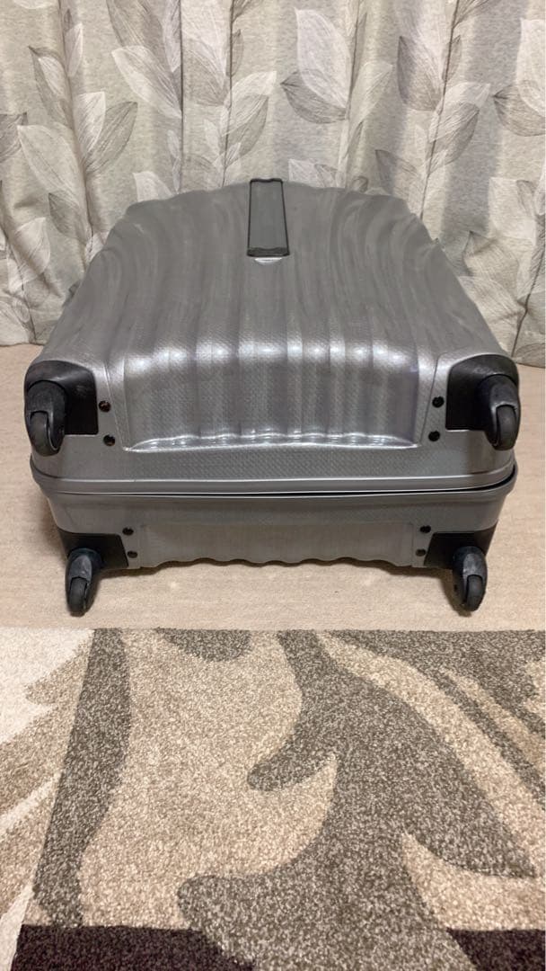 samsonite スーツケー スグレー 大容量軽量 4輪TSAロック