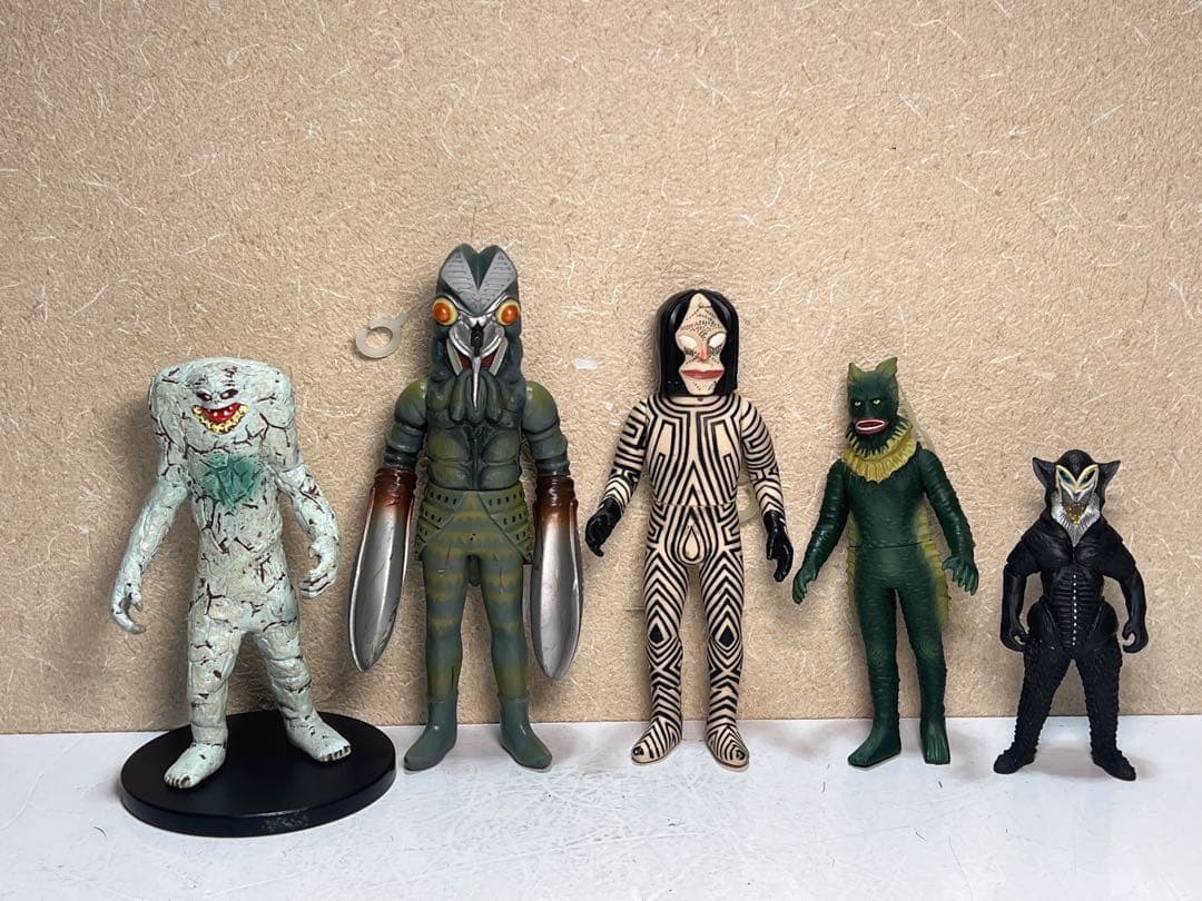 ヴィンテージ バンダイ ウルトラマン 怪獣 ビニールフィギュア 5 体