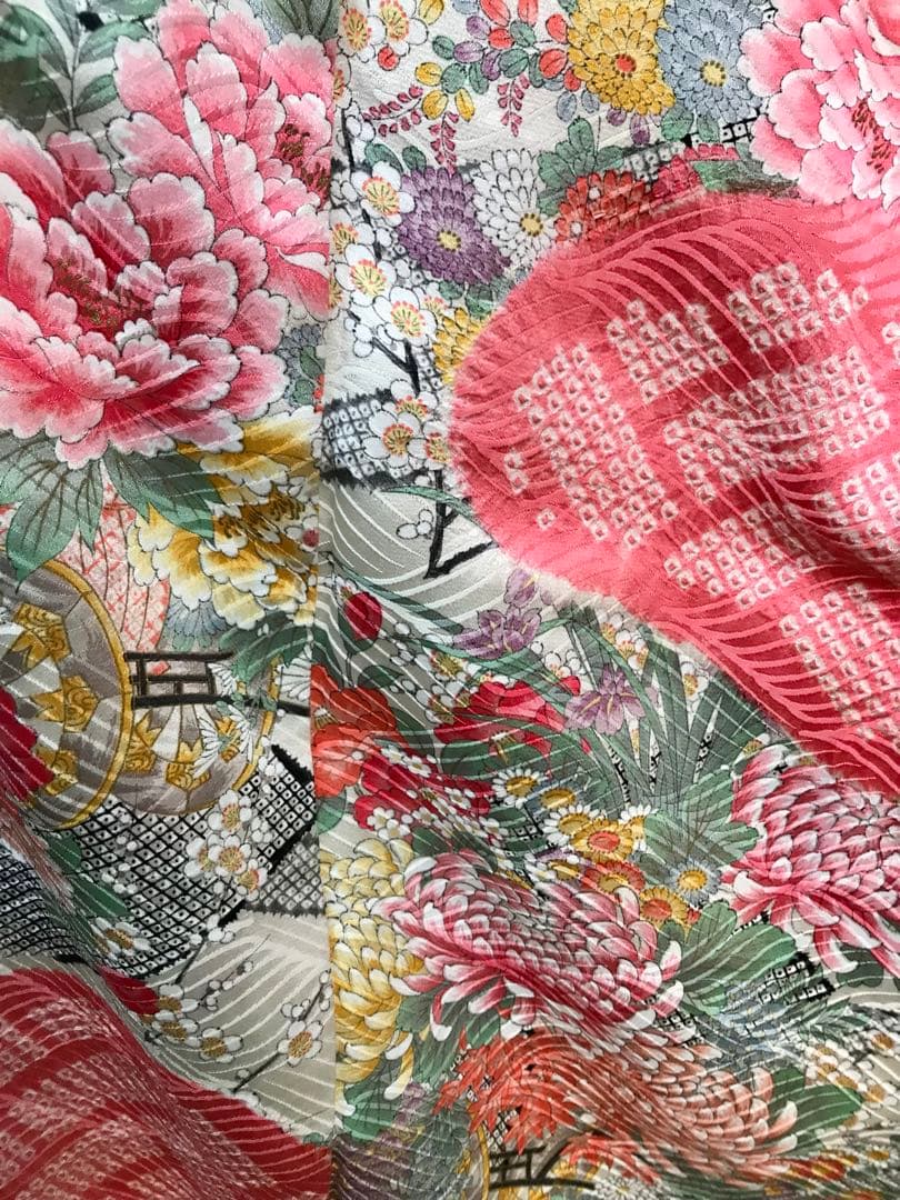 最高級　ブランド　千總　振袖 美品　Sサイズ　絞り　花柄 ピンクと白