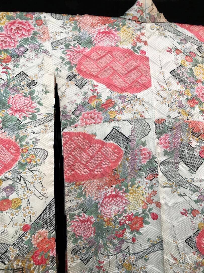 最高級　ブランド　千總　振袖 美品　Sサイズ　絞り　花柄 ピンクと白