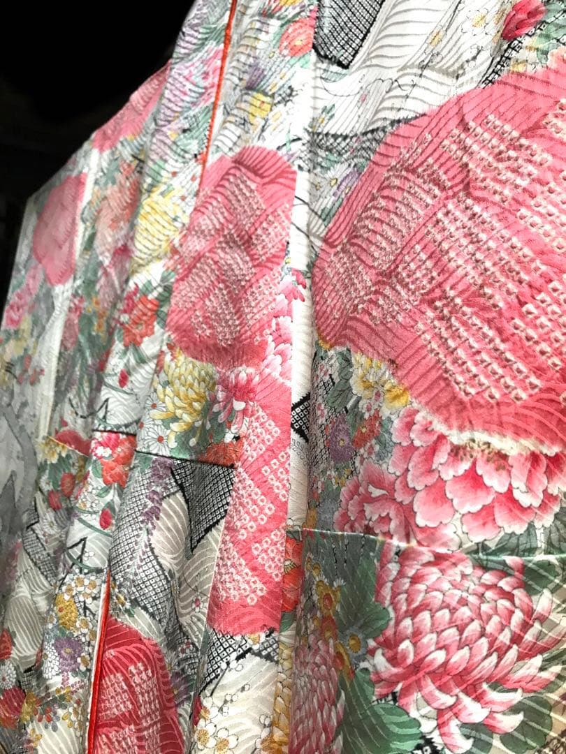 最高級　ブランド　千總　振袖 美品　Sサイズ　絞り　花柄 ピンクと白