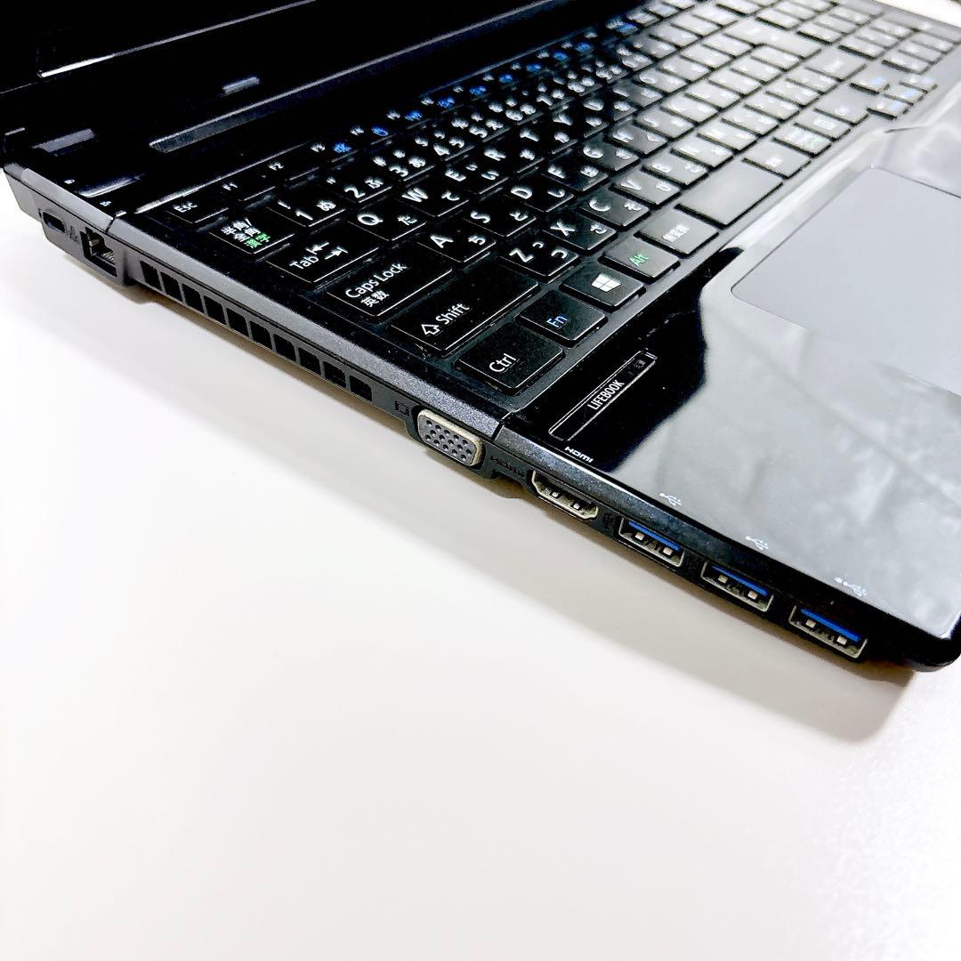 高性能Core i7✨メモリ8GB SSDで快適 カメラ ノートパソコン 富士通