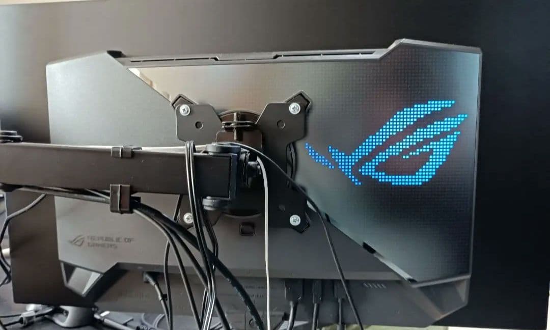 ディスプレイ・モニター本体 ASUS Strix OLED XG27AQDMG WQHD 240Hz