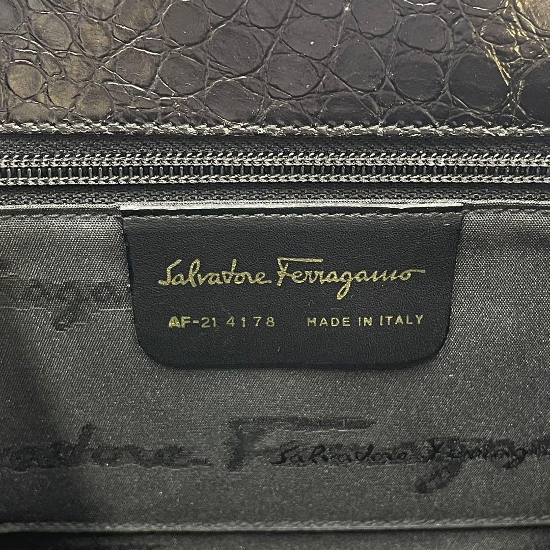 美品● フェラガモ ハンドバッグ ヴァラリボン 金具 クロコ ブラック レザー