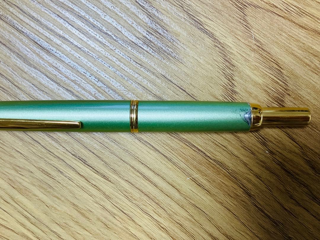 キャップレスデシモ メタリックソフトグリーン F（細字） 2019年 限定