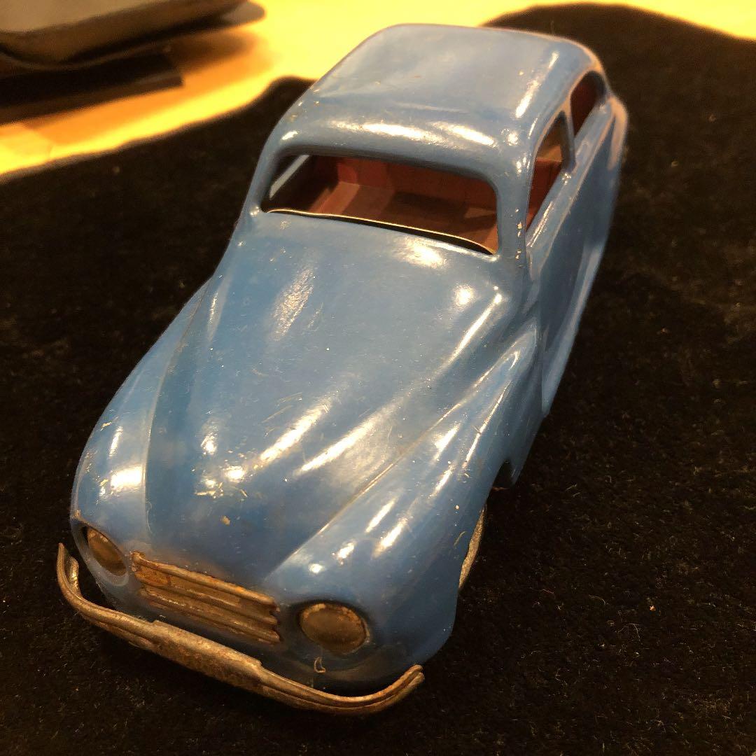 アンティーク　イギリス製　ブリキのゼンマイ仕掛けの自動車