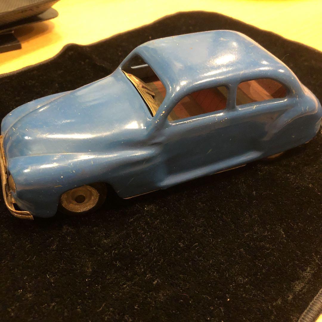 アンティーク　イギリス製　ブリキのゼンマイ仕掛けの自動車