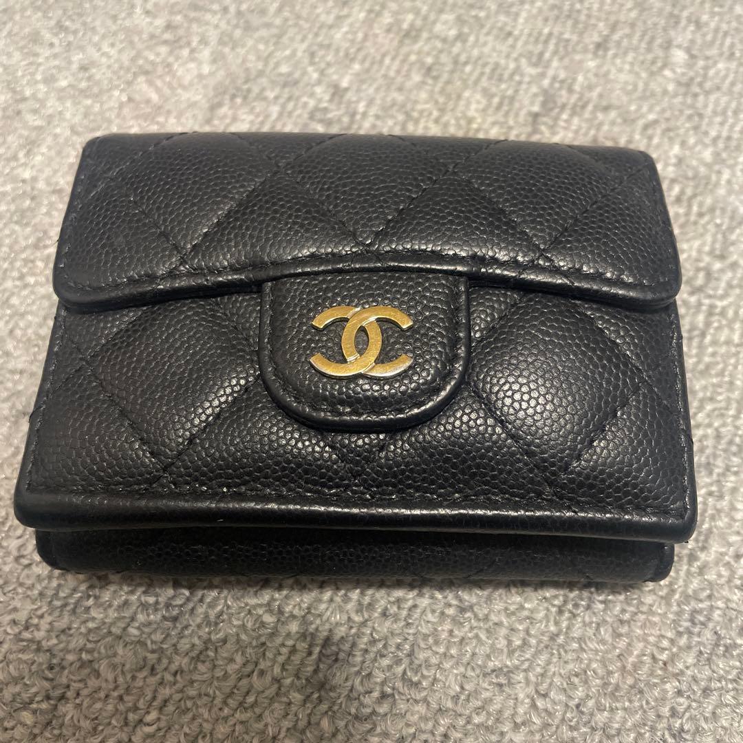CHANEL 黒 レザー 三つ折り財布