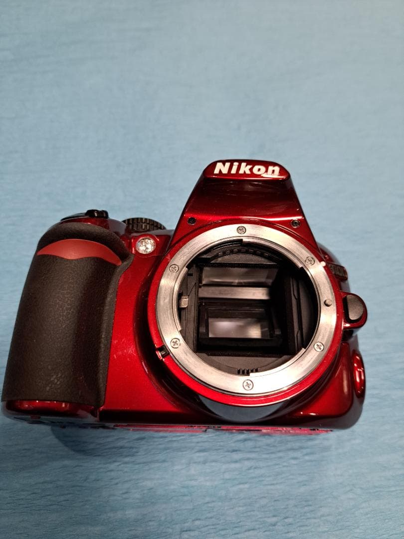 新春特別特価　Nikon D3100【大人気のメタリックRED】 ズームレンズ