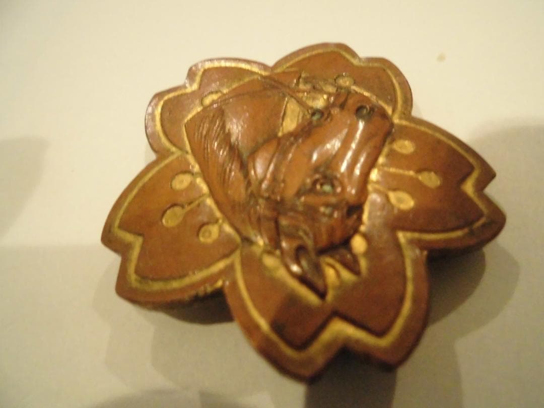 馬の頭部彫刻 花形装飾品 旧陸軍　馬術徽章