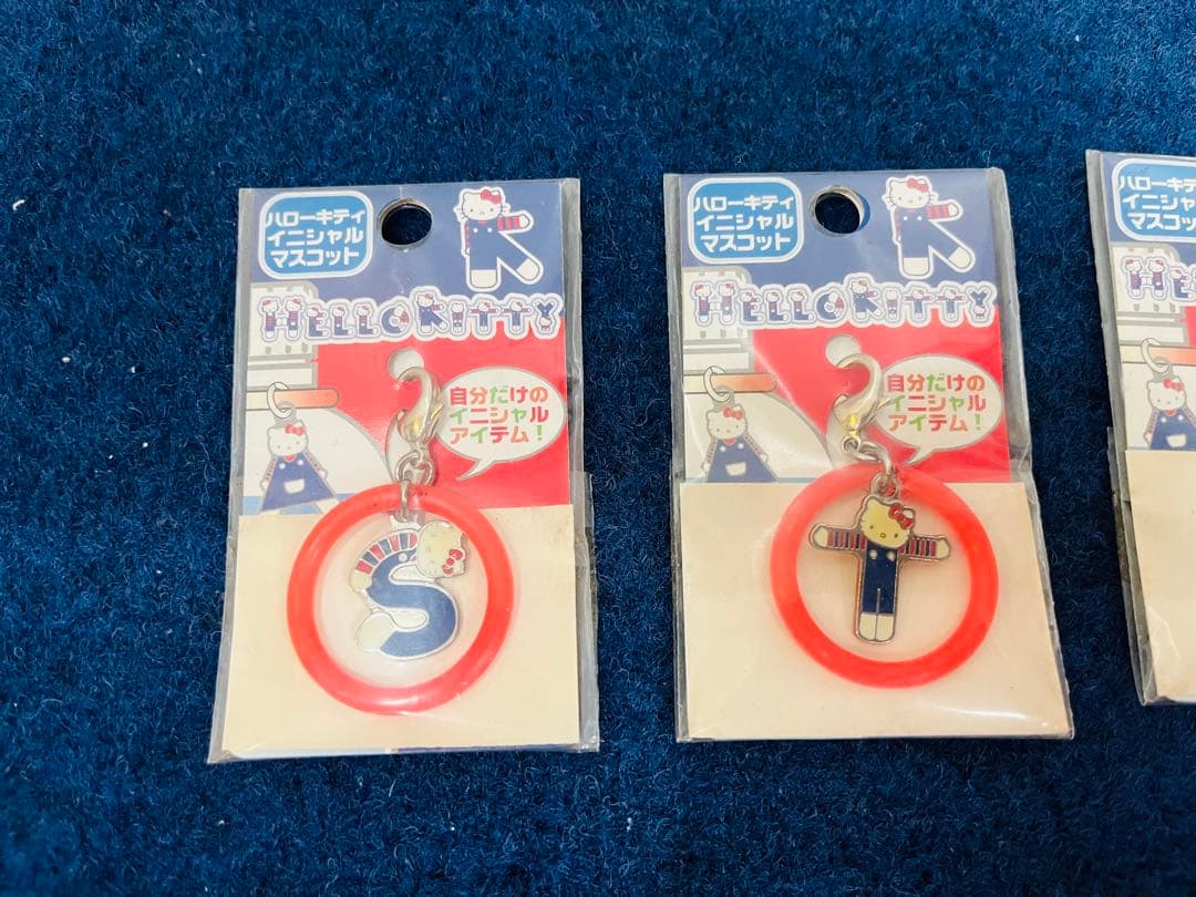 【新品未開封】サンリオ　ハローキティ　足長　イニシャルマスコット　レトロ