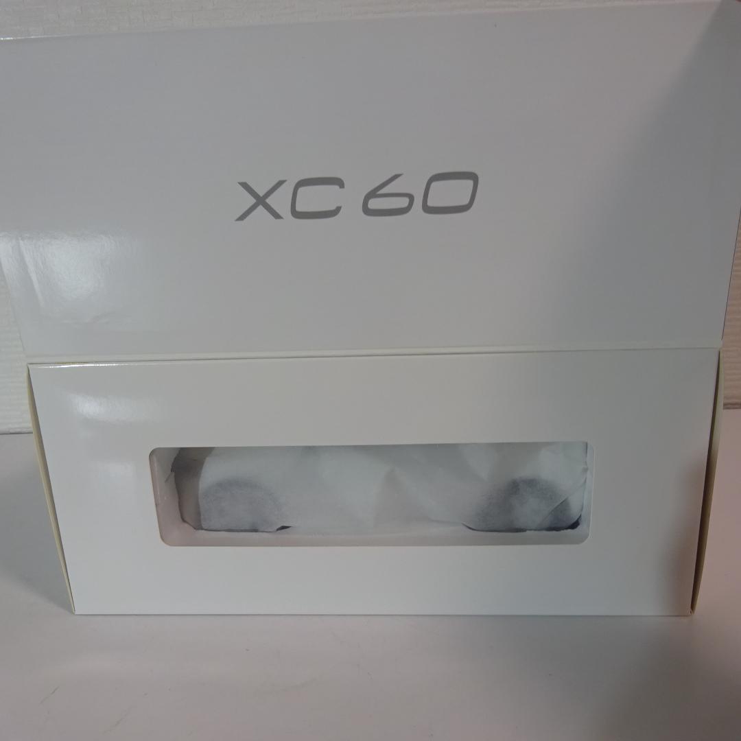 0305Y ボルボ XC60 1/18ミニカー ホワイト