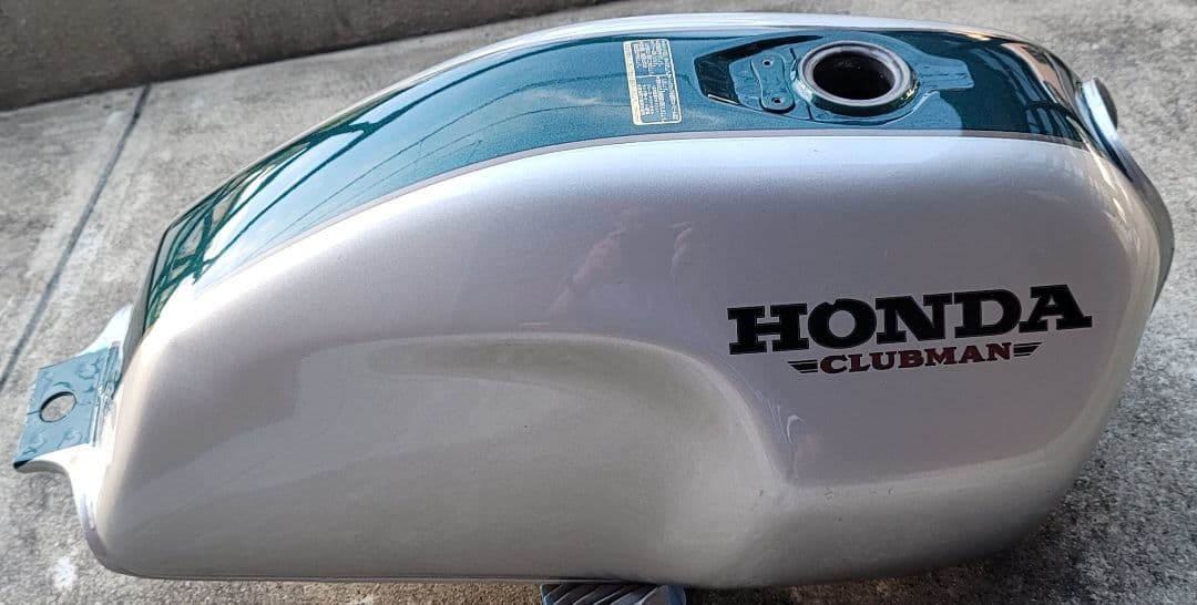 HONDA　GB250クラブマン4型純正タンク　燃料コック、キャブへのホース付