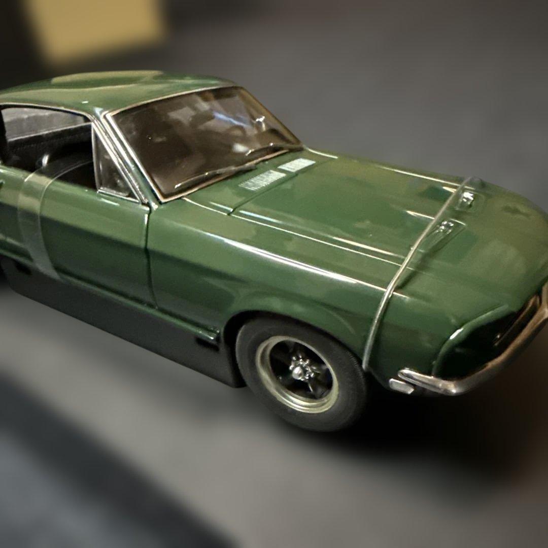 オートアート 1/18 ブリット マスタング オリジナル ダイキャストモデル