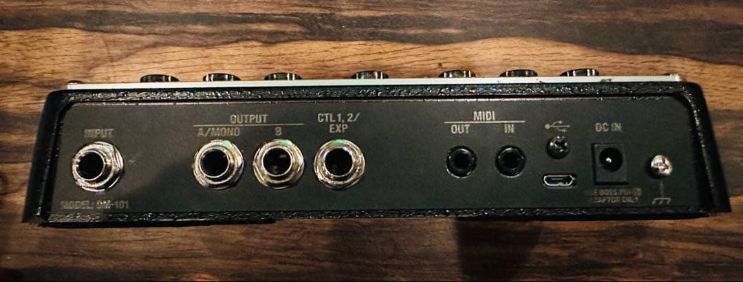 BOSS DM-101 アナログディレイエフェクター