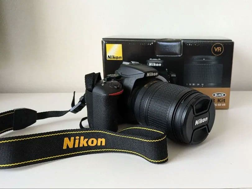 Nikon D5500 18-140mm VR ブラック