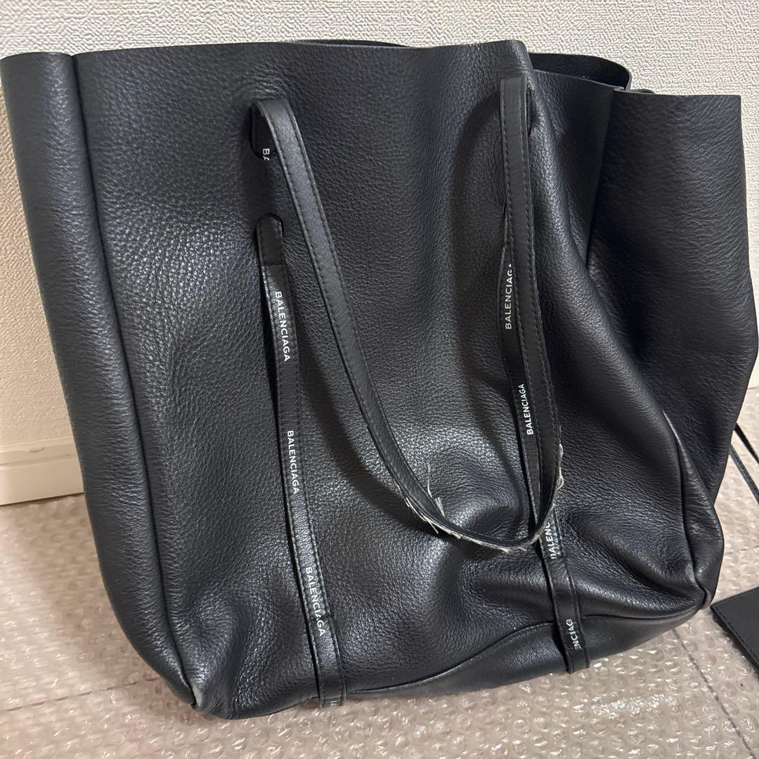バレンシアガ　レザー　トートバッグ　ブラック