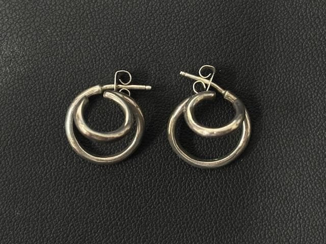 agete アガット シルバー刻印 ツイストデザイン ピアス