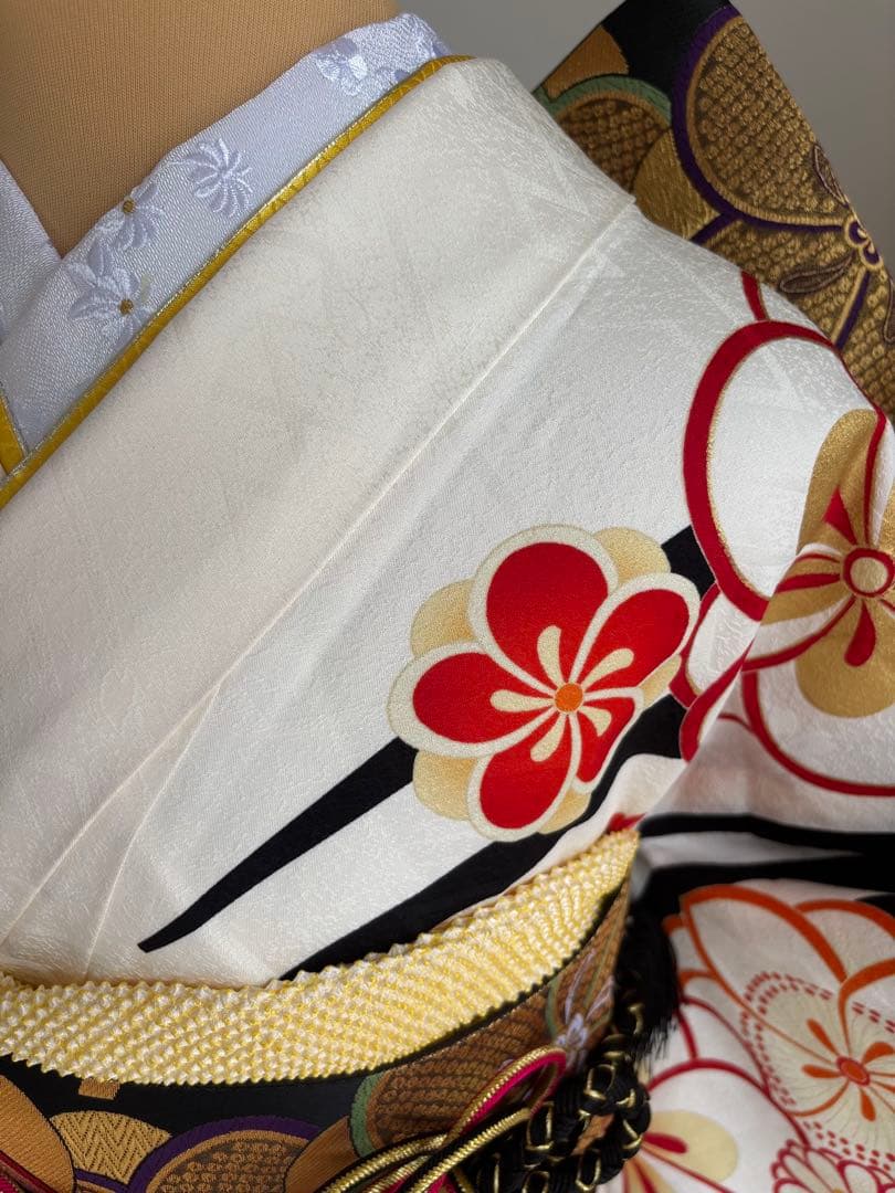 ⭐️振袖フルセット　正絹振袖　成人式　白・黒地系　【最終価格です！】