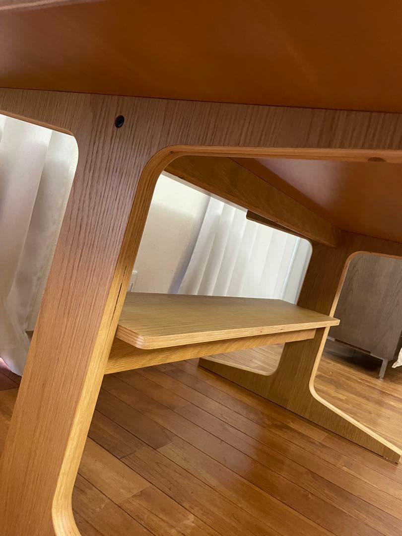 無印　リビングでもダイニングでもつかえるテーブル・４・オーク材