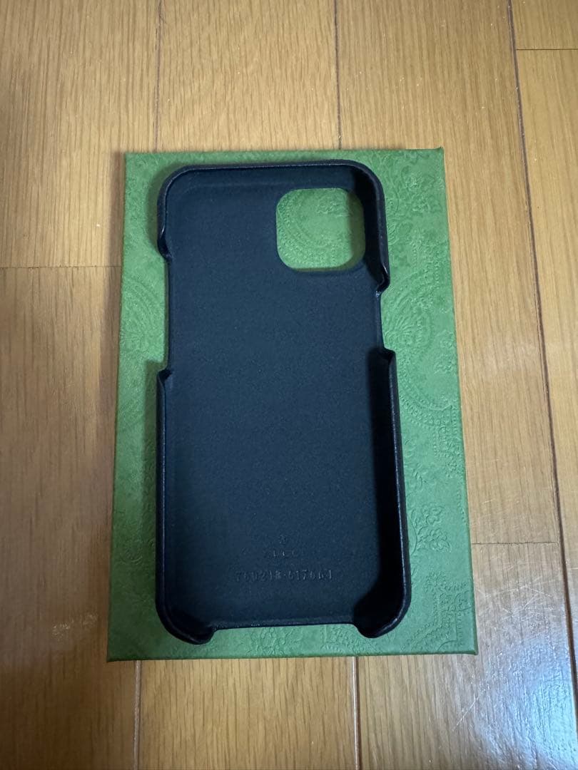 GUCCI iPhone 15用レザーケース 新品