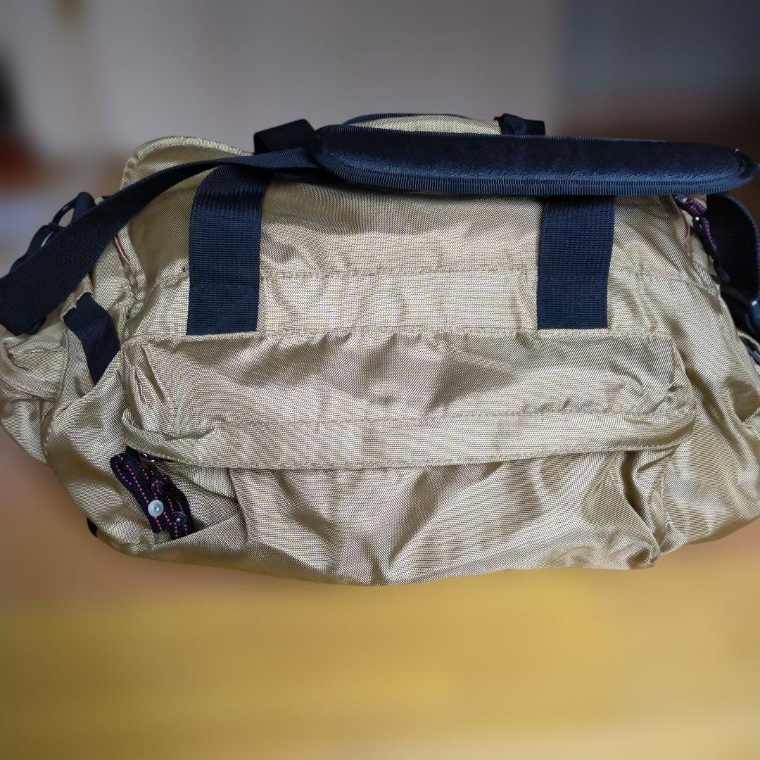 GAP ベージュ ボストンバッグ 耐久性