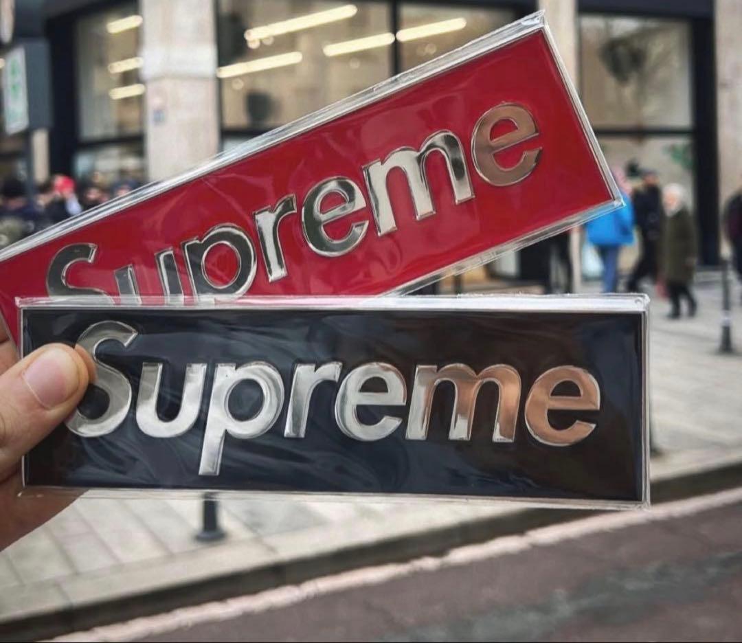 スケートボード Supreme Box Logo Car Emblem \"red\"