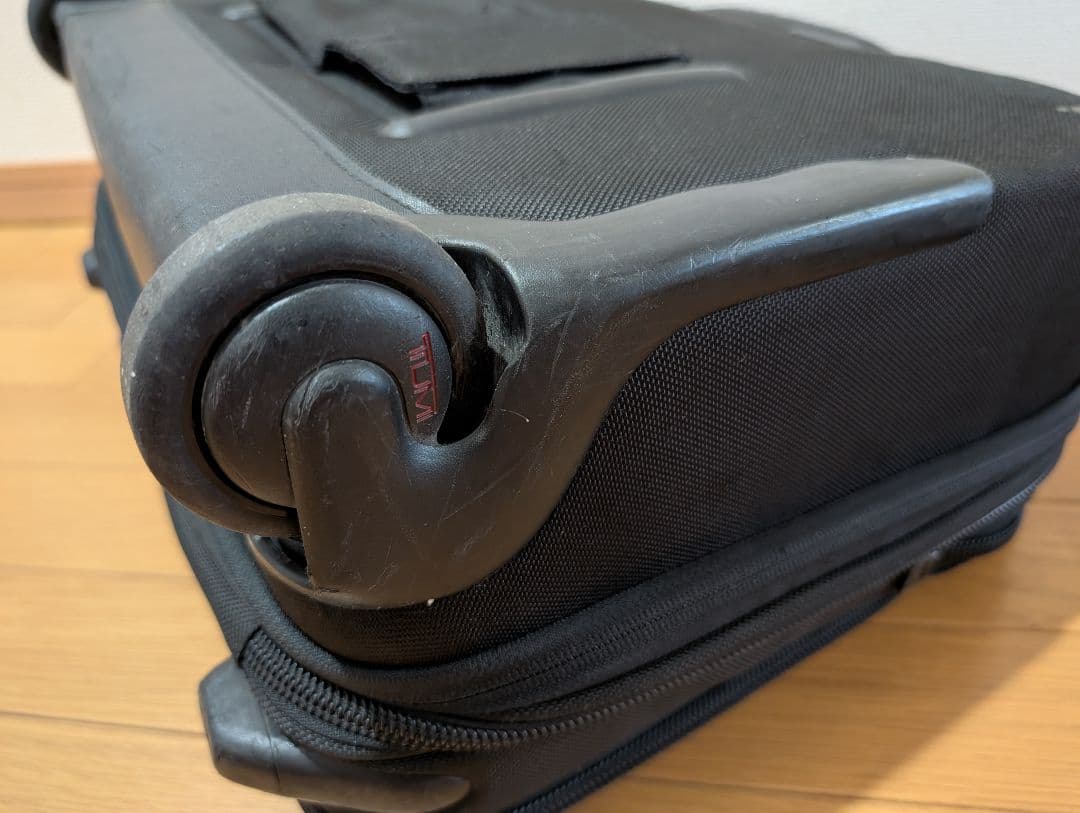 TUMI トゥミ　キャリーケース　2輪　機内持ち込み　拡張　特殊ナイロン　黒