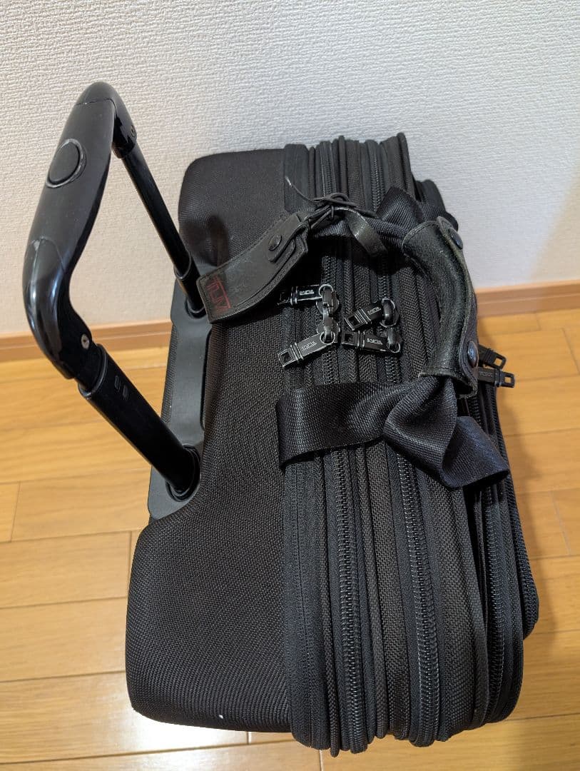 TUMI トゥミ　キャリーケース　2輪　機内持ち込み　拡張　特殊ナイロン　黒