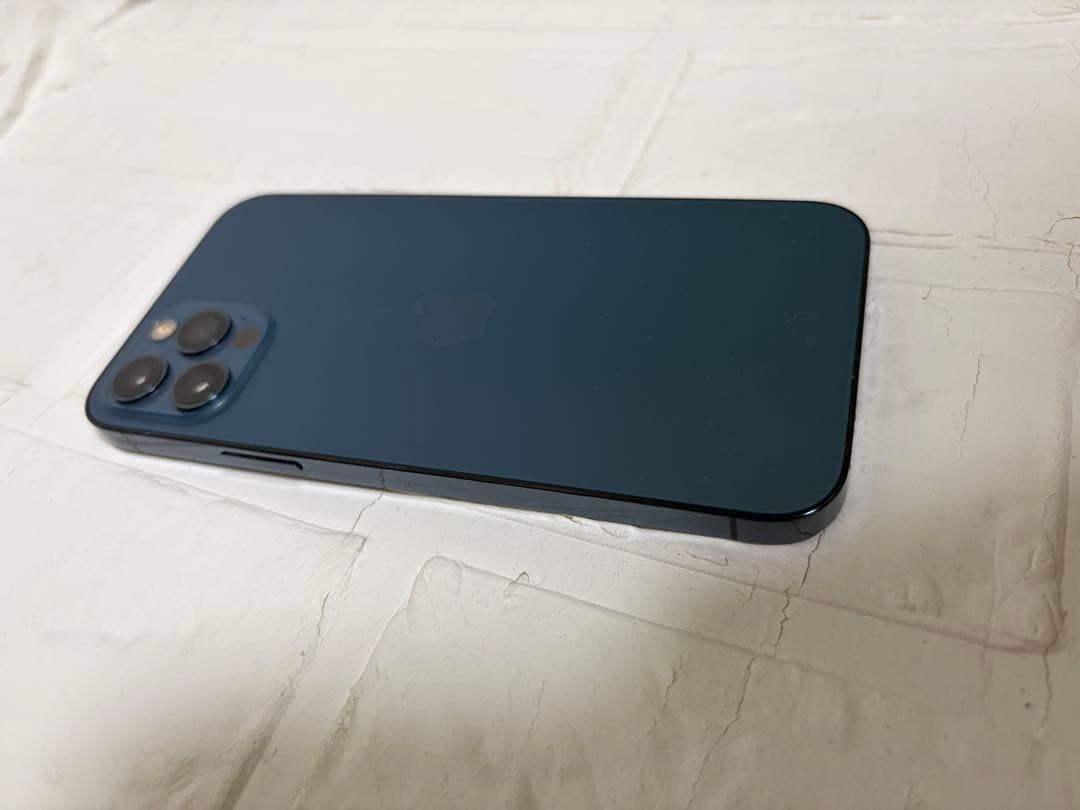 Apple iPhone 12 Pro (パシフィックブルー)