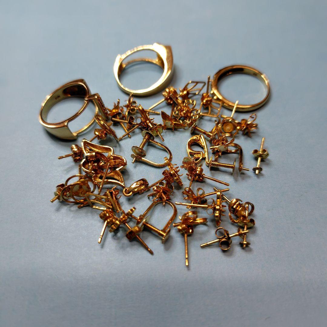 １８金スクラップ約２１㌘