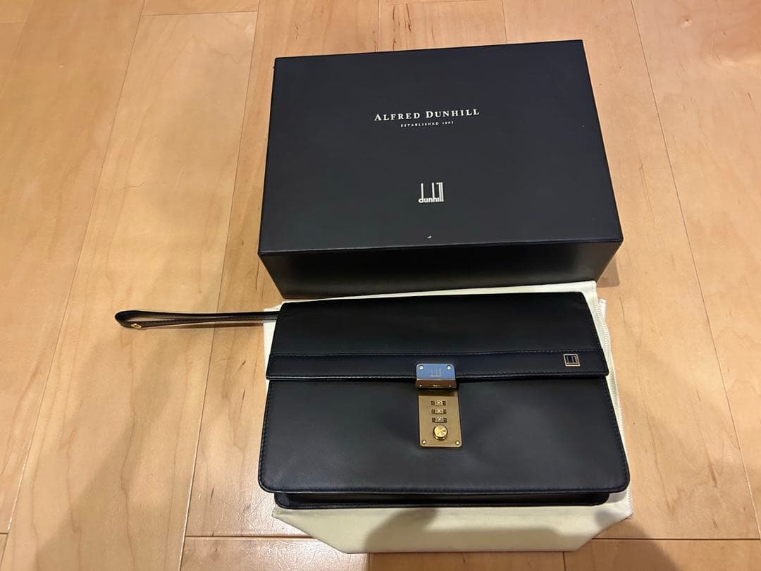 Alfred Dunhill ロック付きクラッチバッグ ブラック