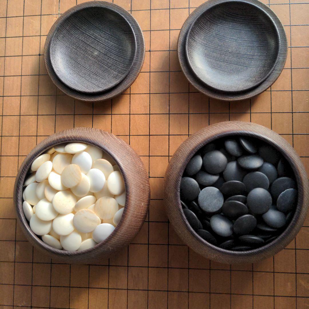 囲碁盤　碁石のセット