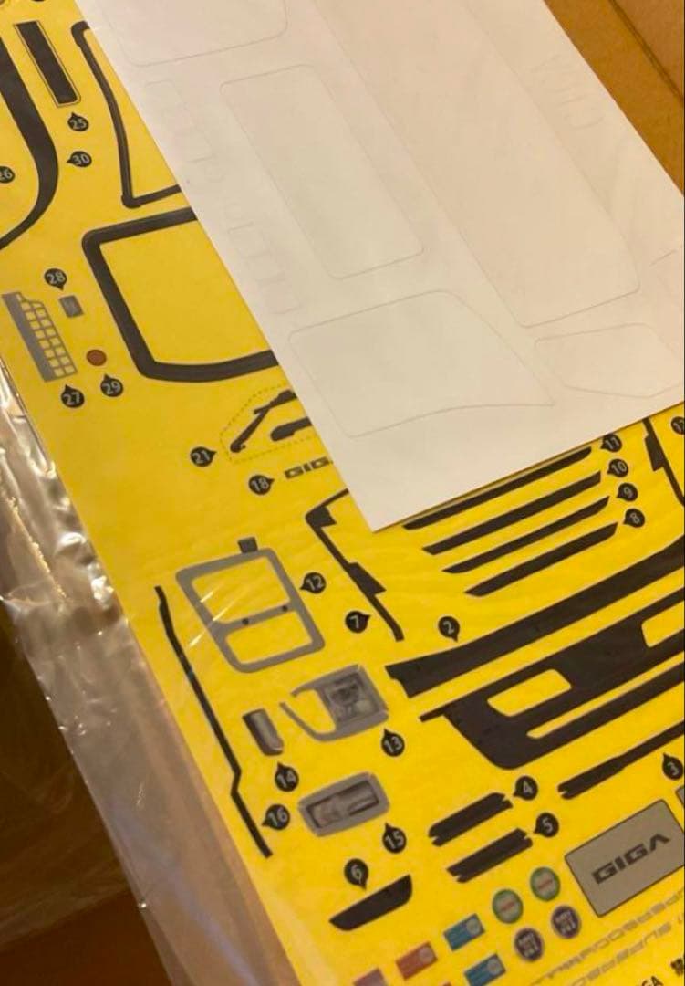 修*様 ABCホビー いすゞ ギガ　トレーラー ヘッド ボディ 新品　01スーパ