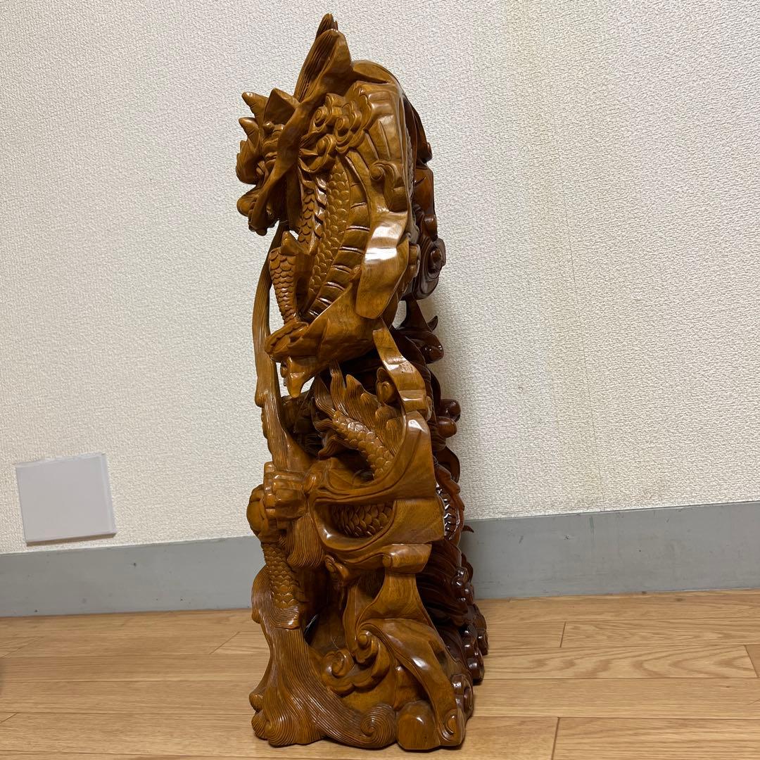 木製龍彫刻