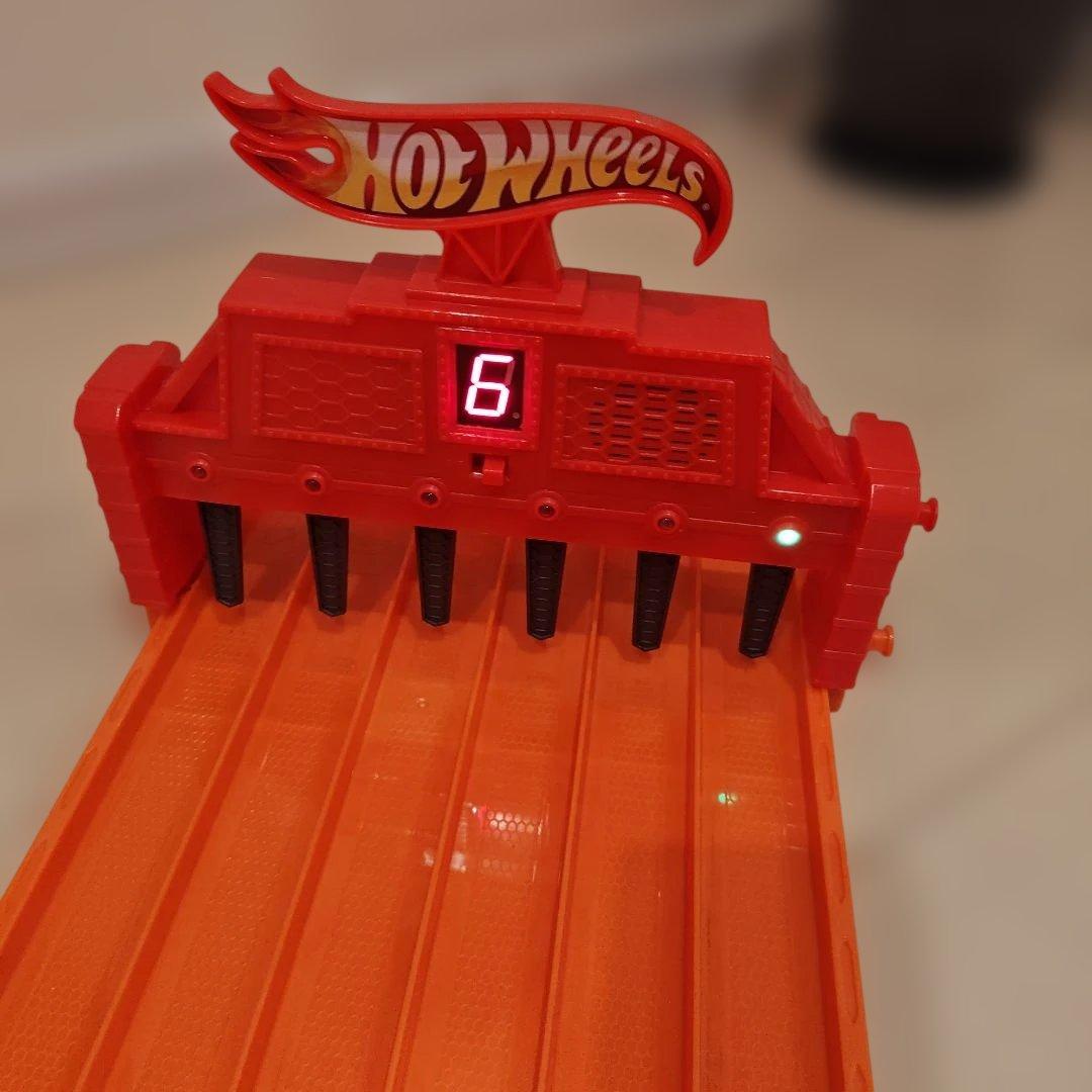 ホットウィール　スーパー６レーン レースウェイ ミニカー10個セット