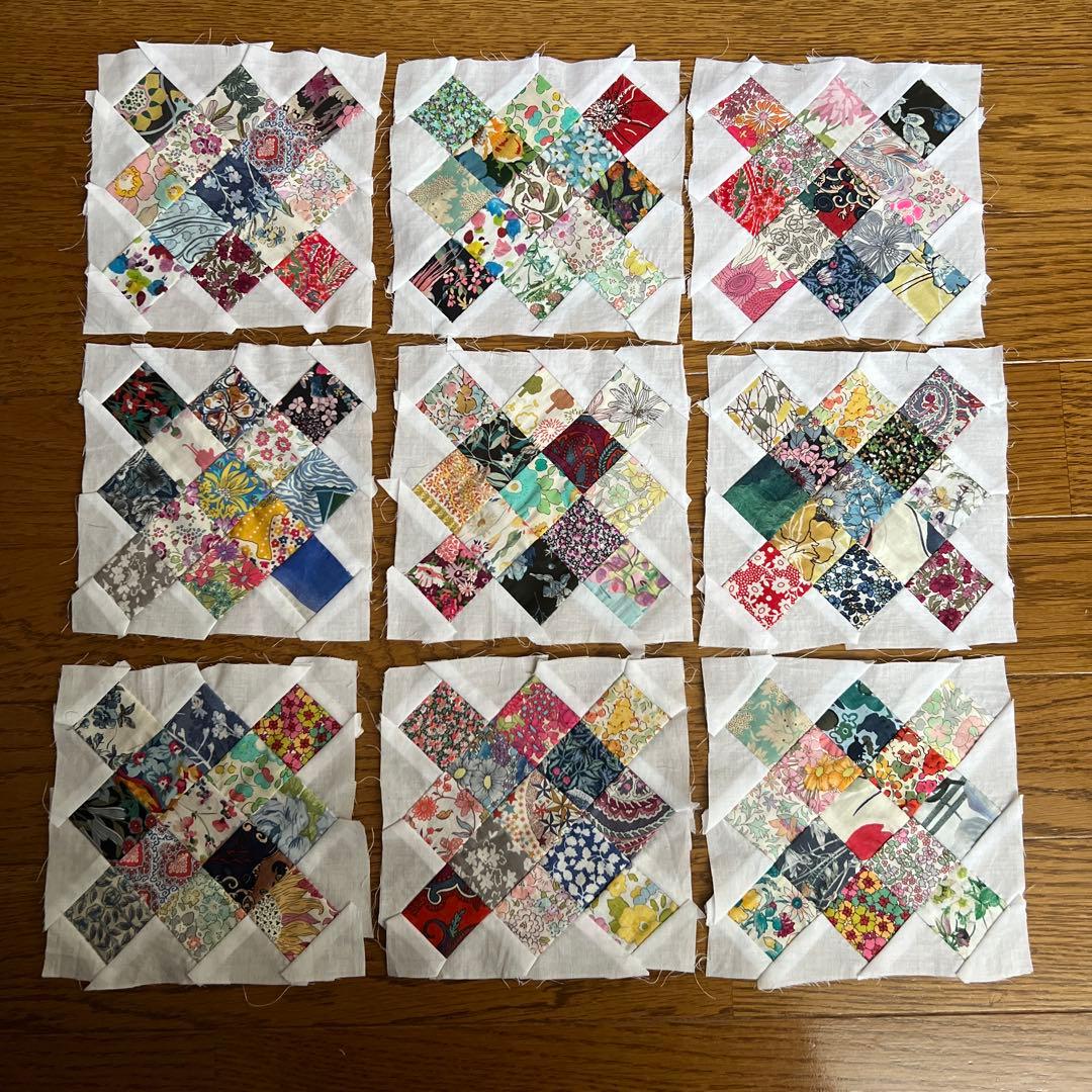 ハンドメイド　リバティー　キルトトップ　四角つなぎ　九枚セット×4　未完成