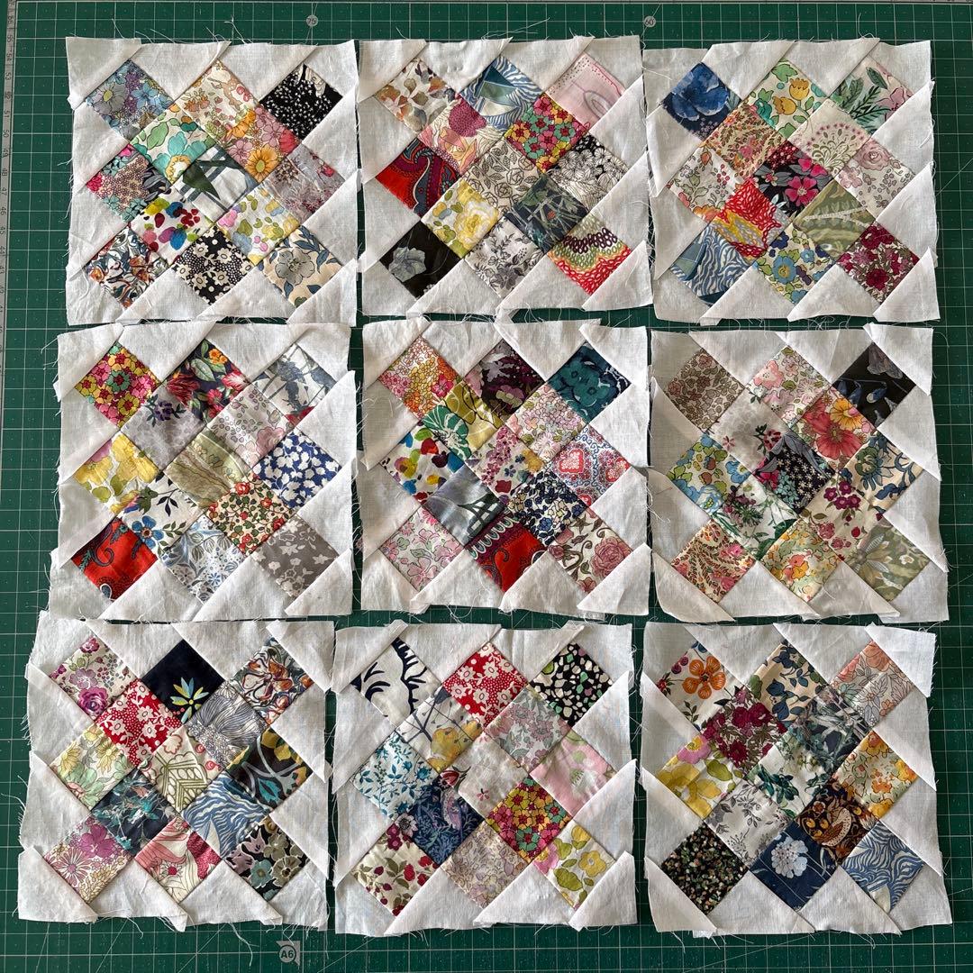 ハンドメイド　リバティー　キルトトップ　四角つなぎ　九枚セット×4　未完成