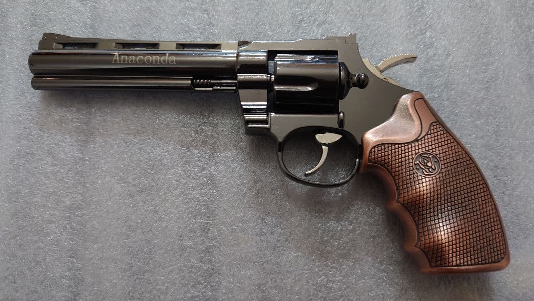 1:2サイズ　ミニチュアガン　コルト　アナコンダ　　ミリタリー