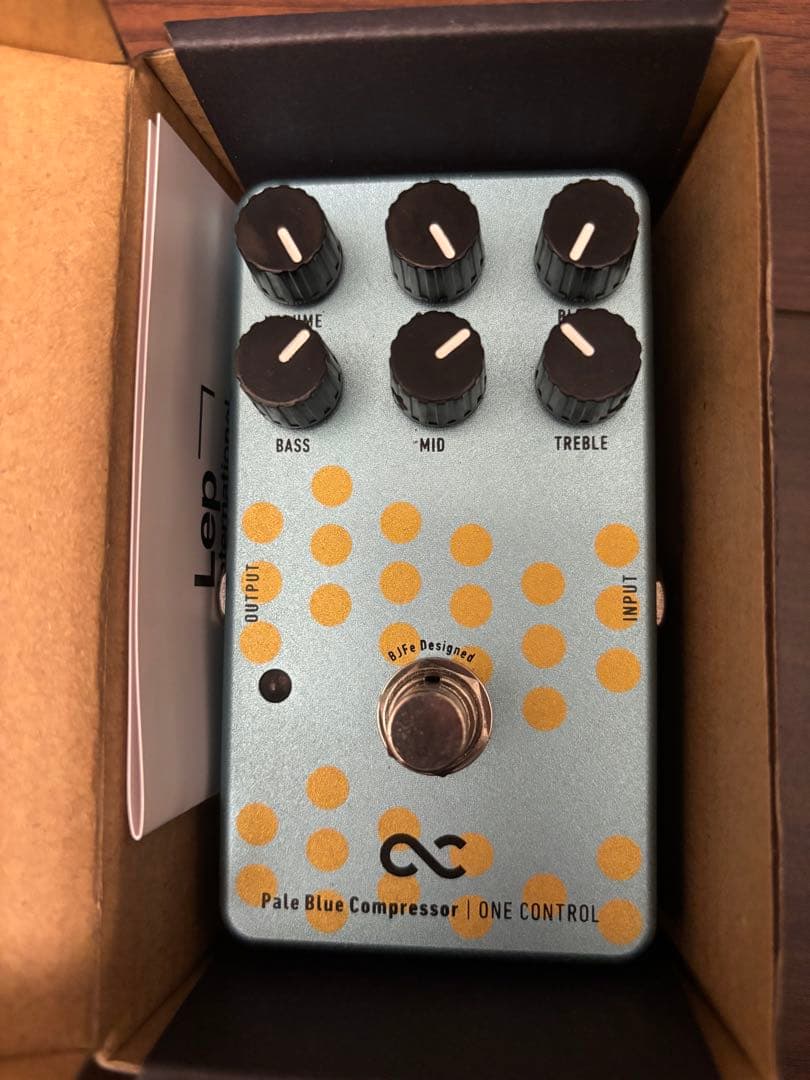 ギター One Controv Pale Blue Compressor