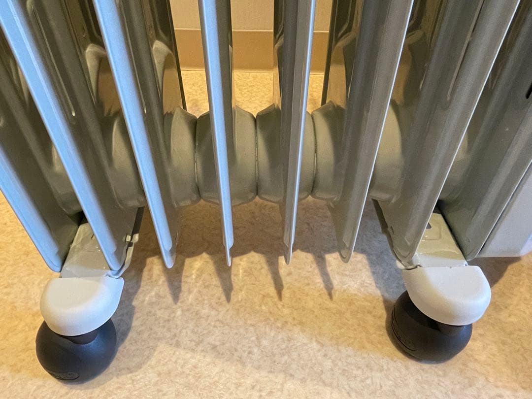 ✨美品✨DeLonghi オイルヒーター HJ0812